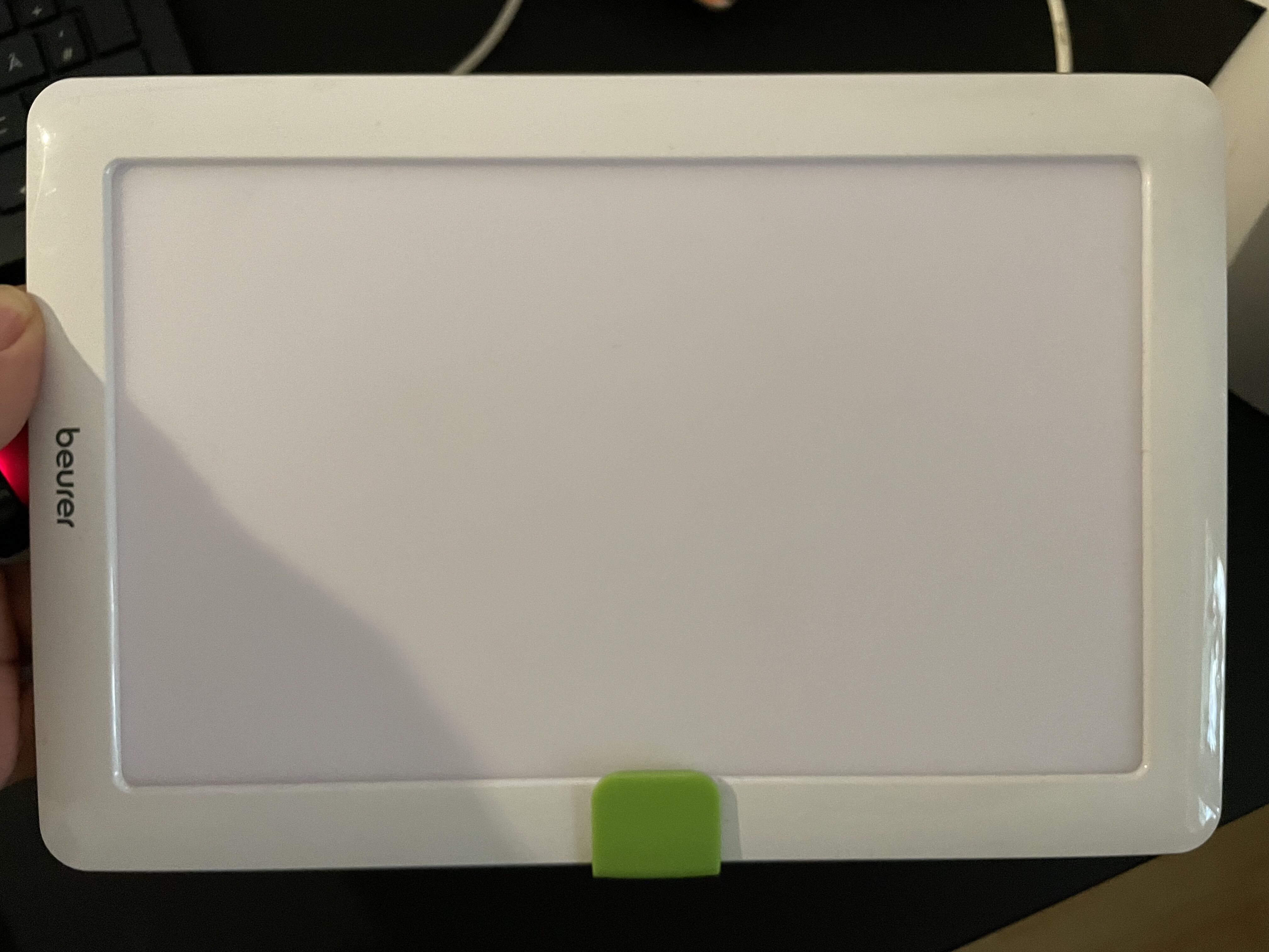 Beurer Tageslicht Lampe quer gehalten